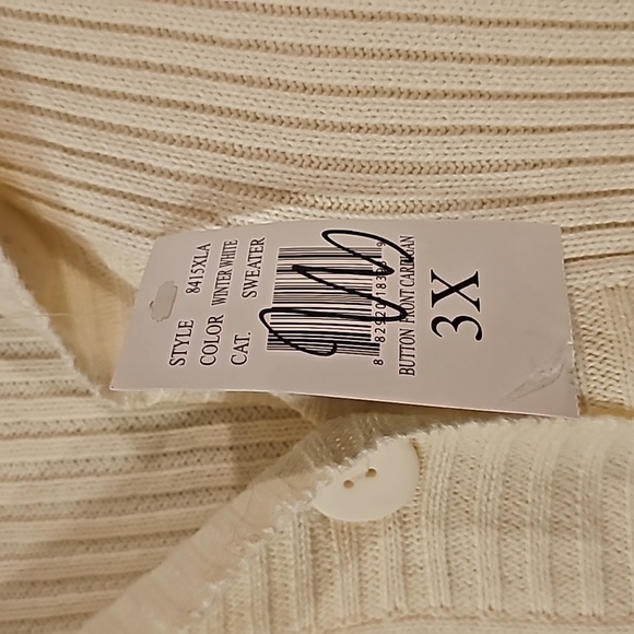 Women's Button Sweater - Picture 4 of 6